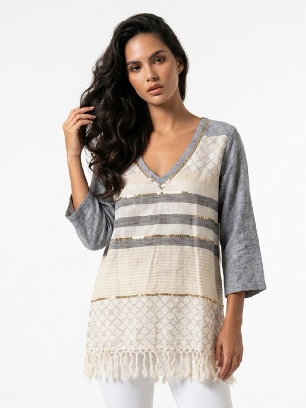 Le Lis Cream & Gray V-Neck Sequin Tunic
